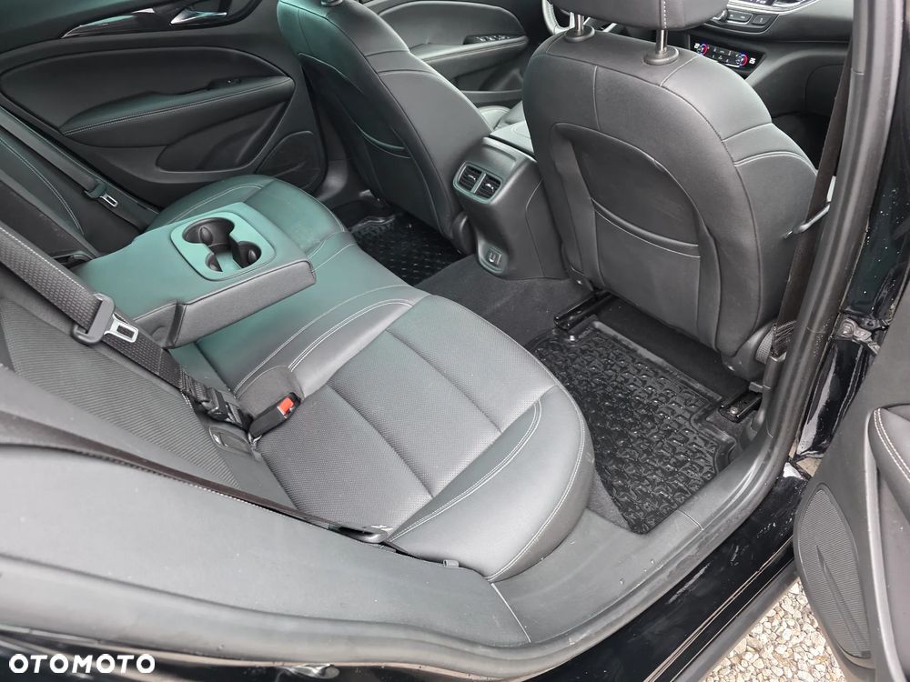 Opel Insignia ver-2-0-cdti-exclusive-s-s - 24