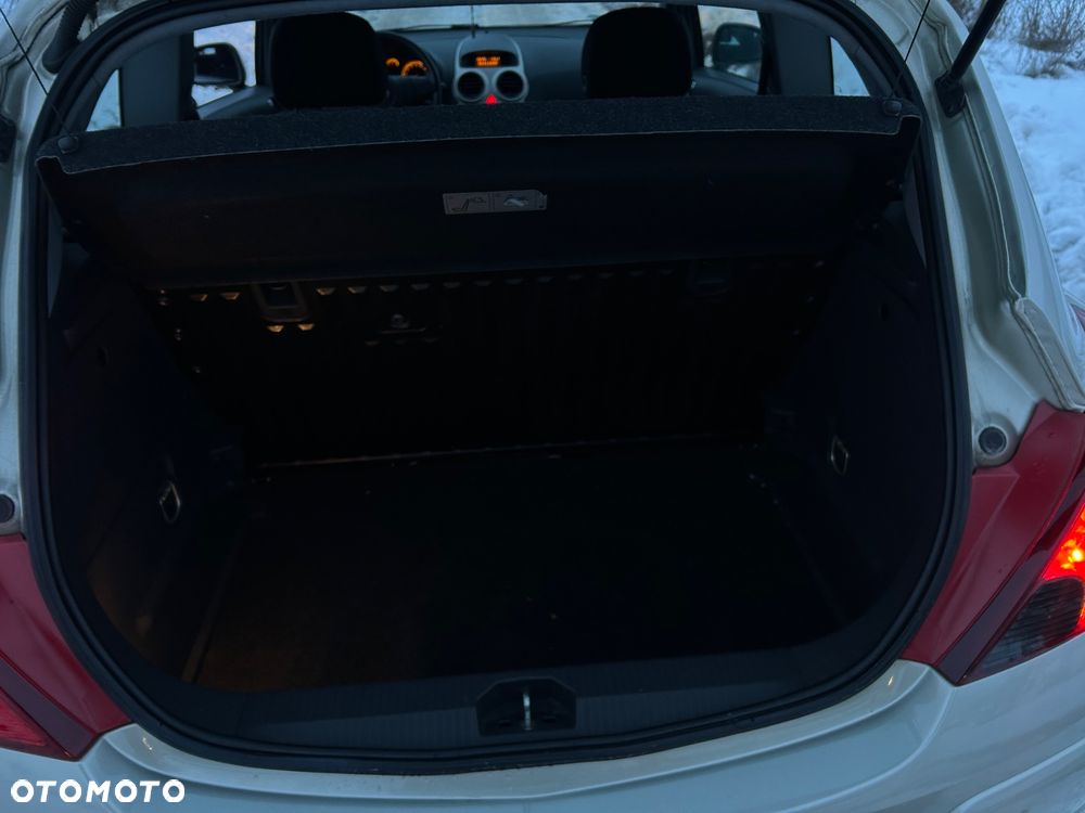 Opel Corsa 1.2 16V Cosmo - 9