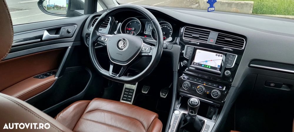 Volkswagen Golf 2.0 TDI 4Motion BlueMotion Technology Edition - 33