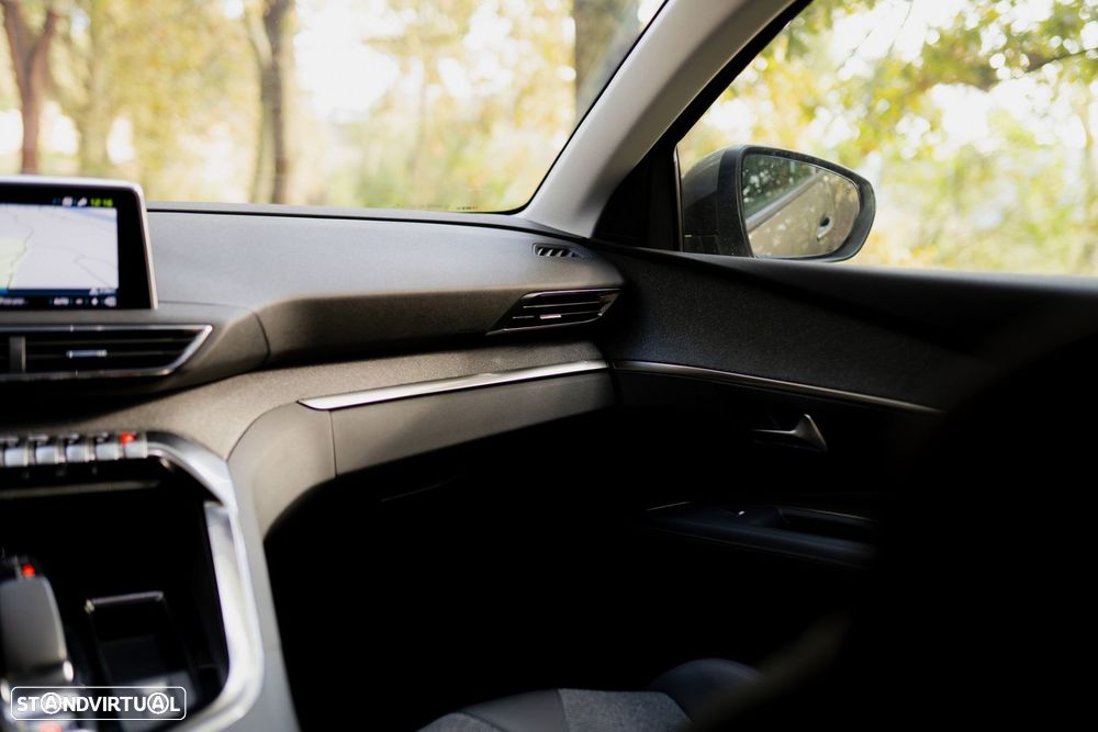 Peugeot 3008 1.6 Hybrid Allure e-EAT8 - 54