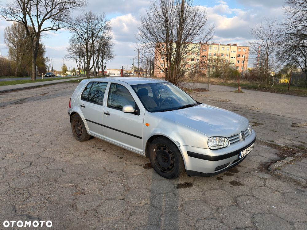 Volkswagen Golf - 3