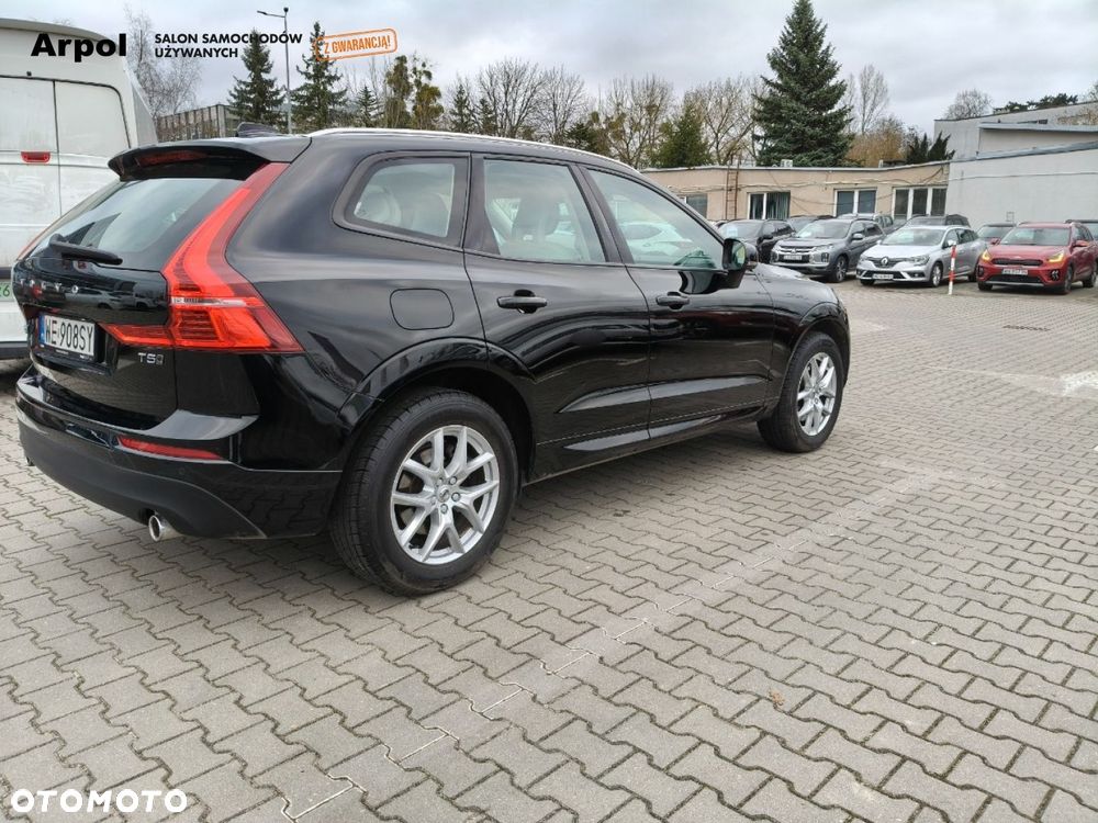 Volvo XC 60 T5 AWD Momentum - 4