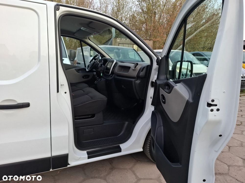 Renault Trafic 2017 LONG 1.6DCI 125KM KLIMA 3OSOBOWY - 18