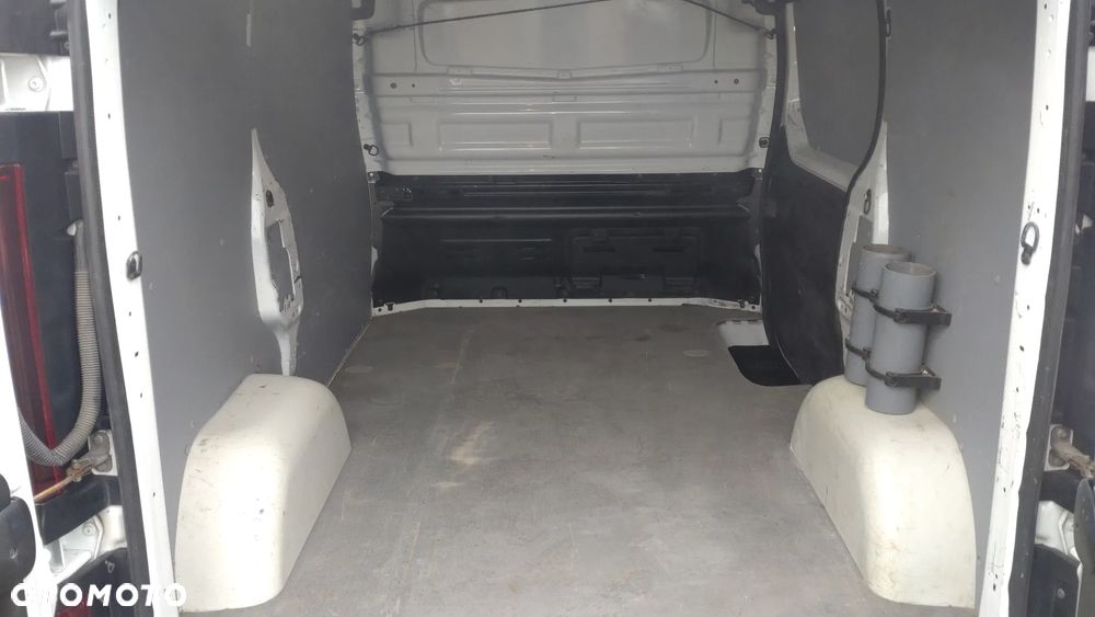 Opel Vivaro - 12