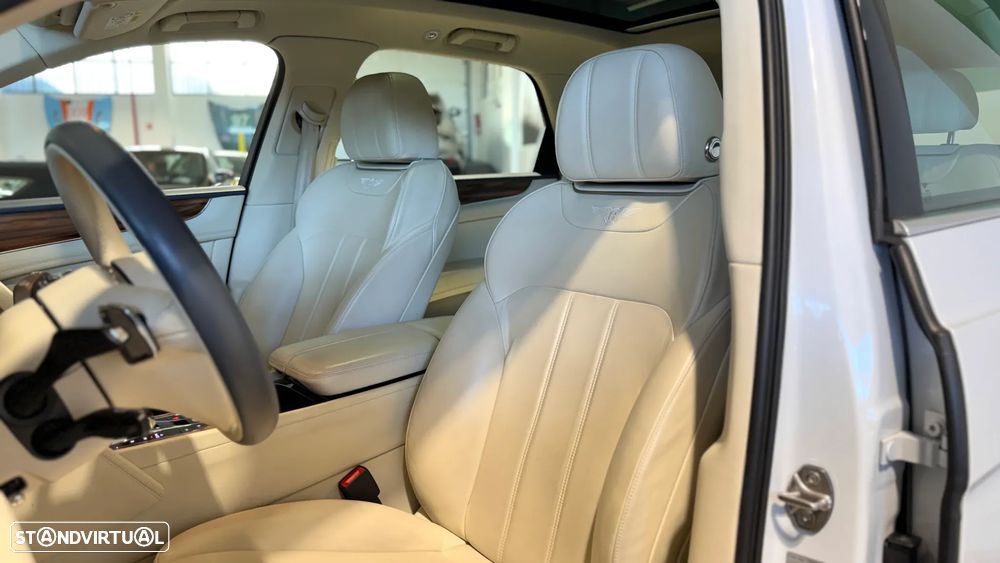Bentley Bentayga V6 Hybrid - 16