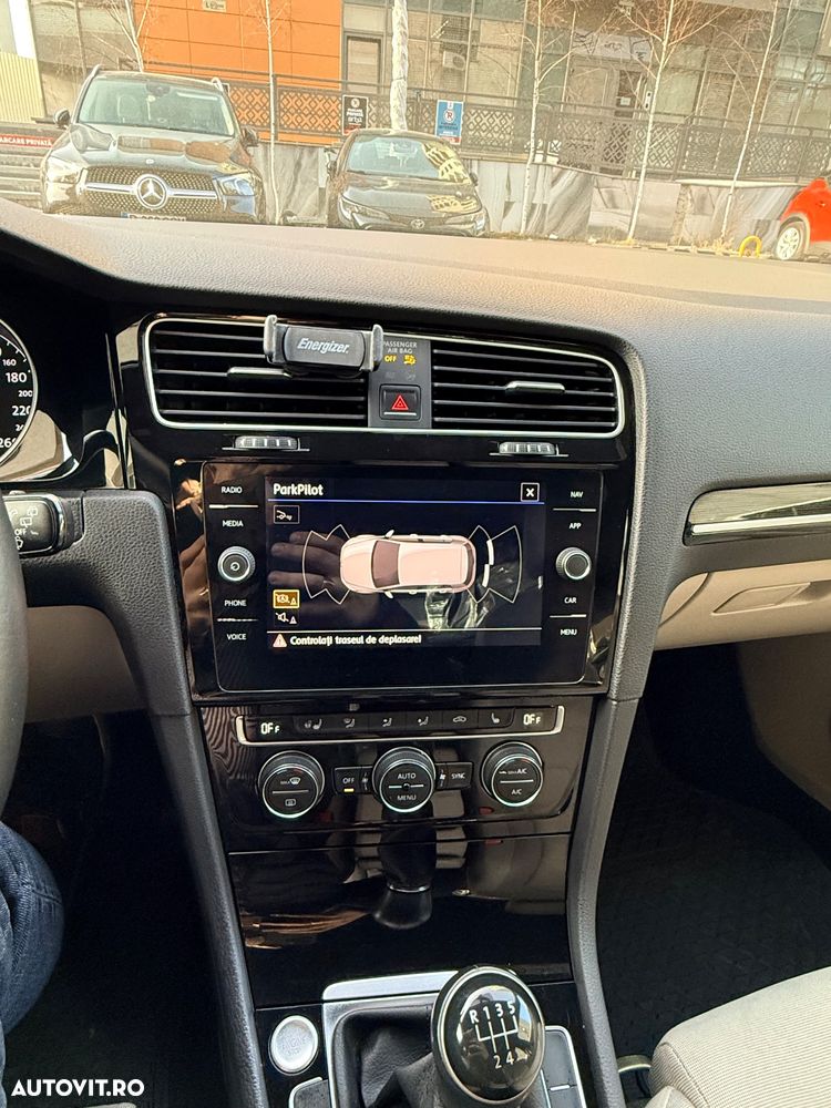 Volkswagen Golf 1.6 TDI Highline - 14