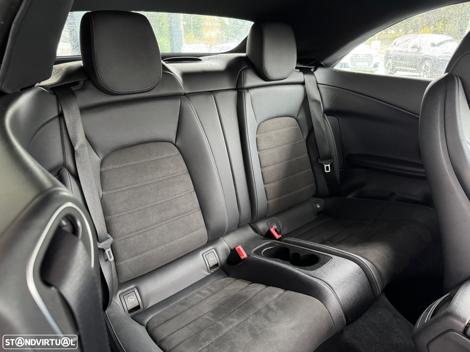 Mercedes-Benz C 180 AMG Line - 23