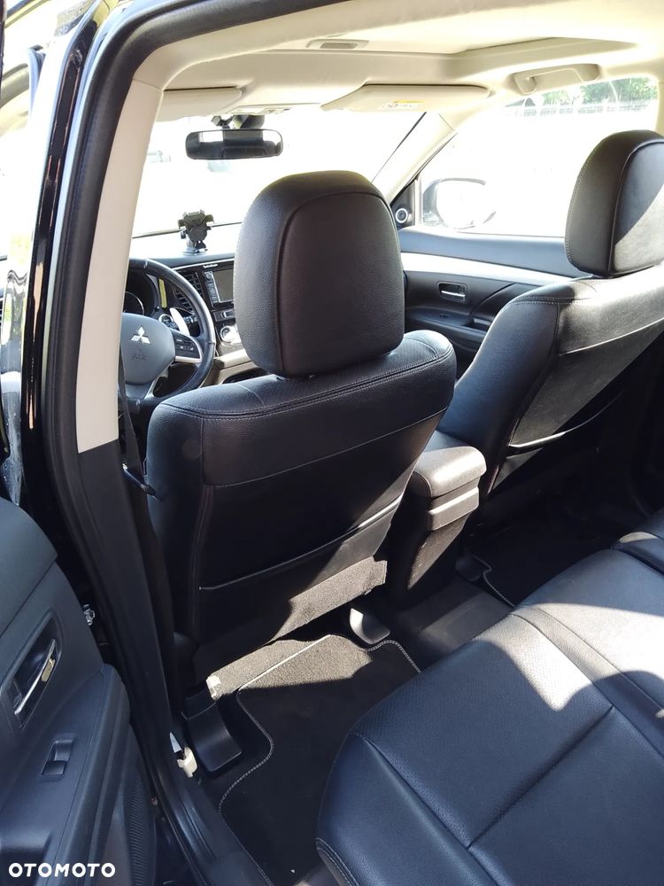 Mitsubishi Outlander - 15