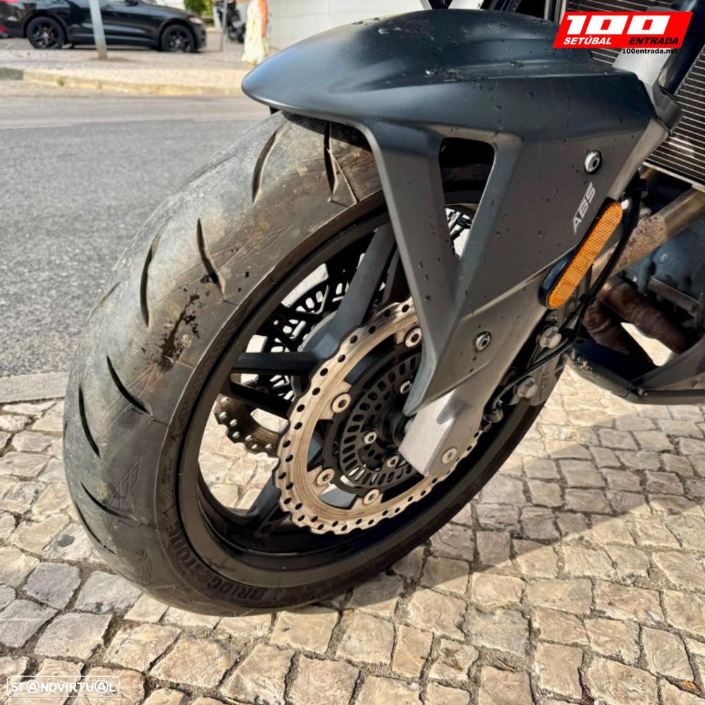 CF Moto 650GT 8F - 29