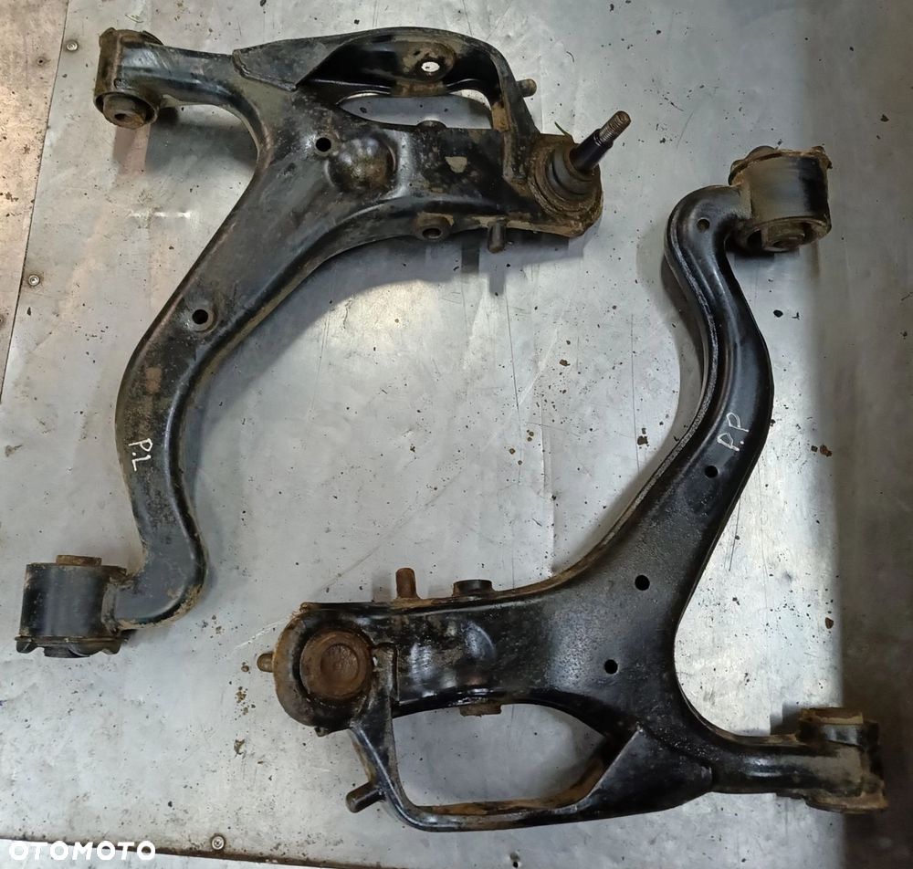 Discovery III wahacz przedni dolny przód 2,7TD V6 Land Rover - 1