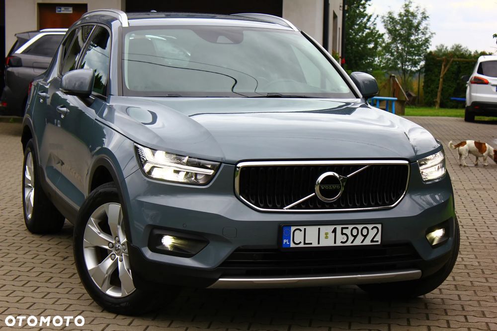Volvo XC 40 T3 Momentum Pro - 2