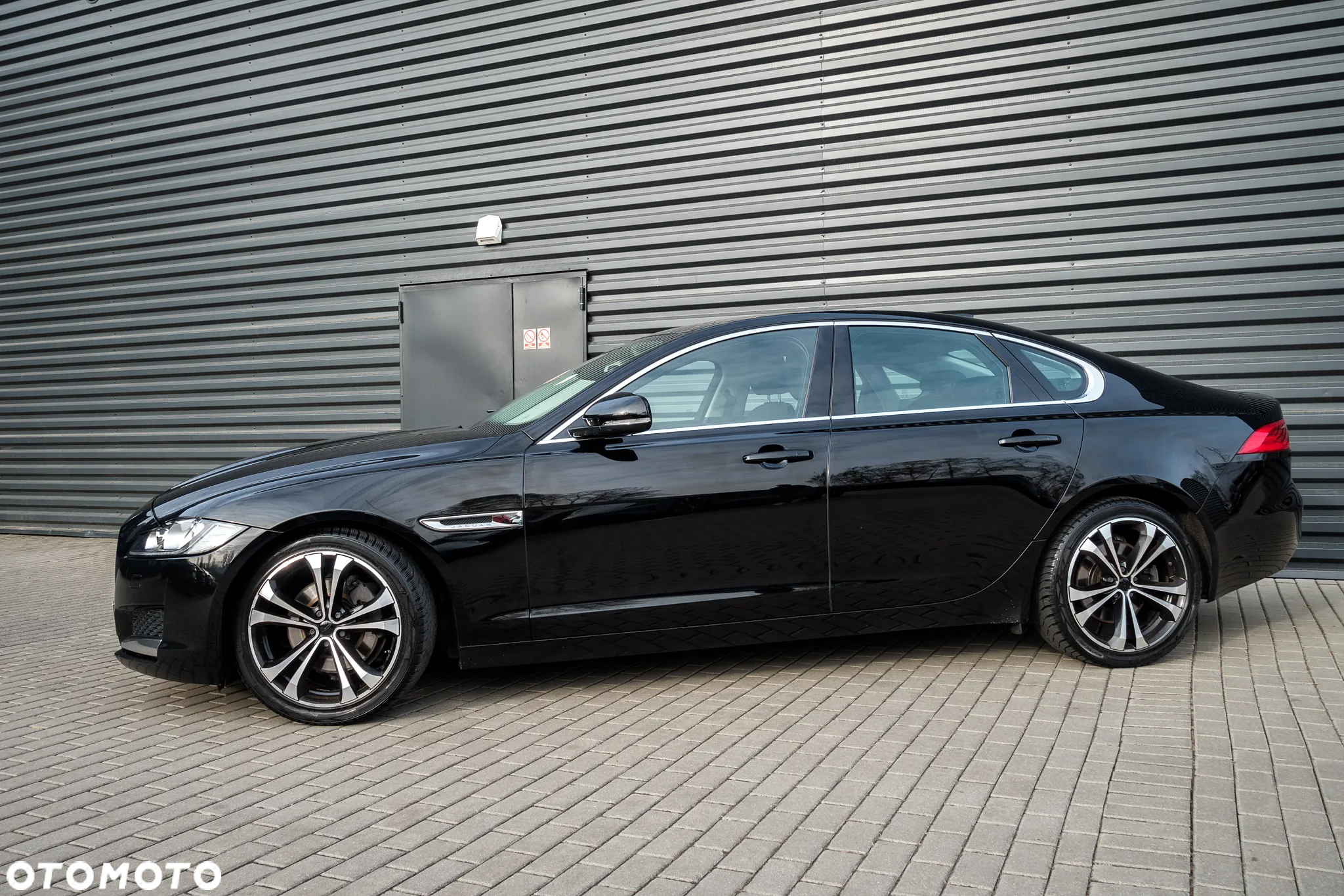 Jaguar XF - 2
