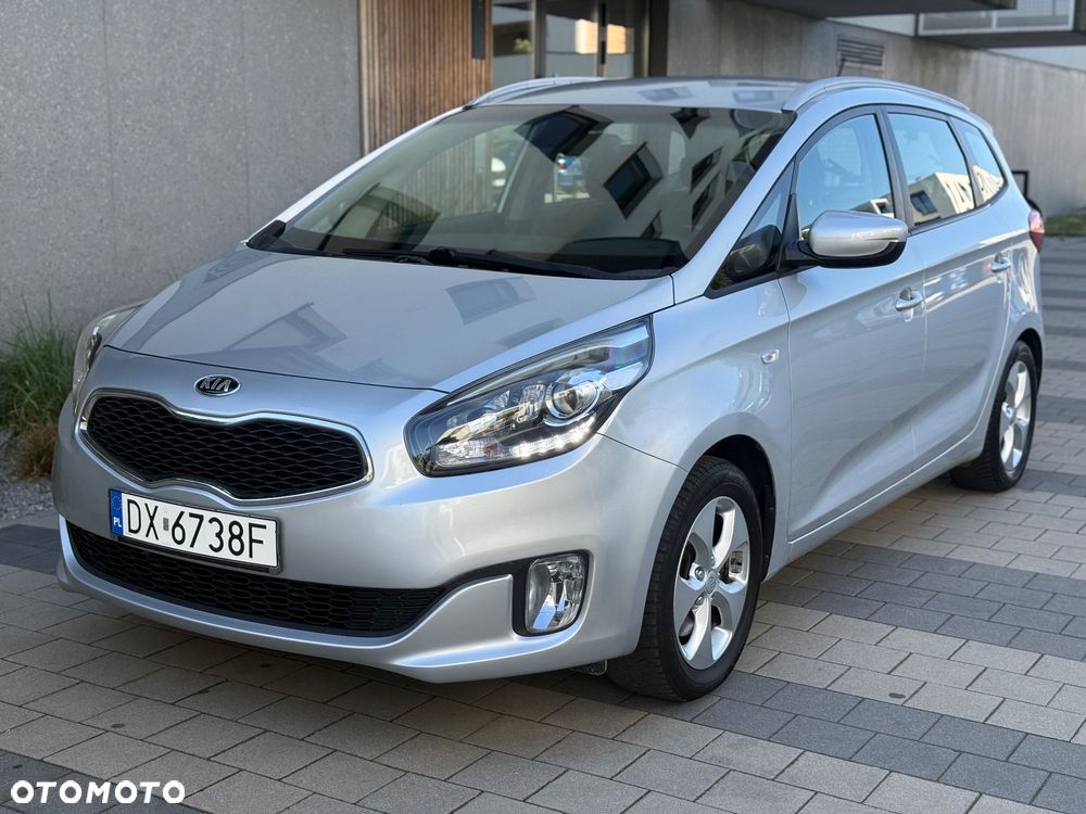 Kia Carens - 16