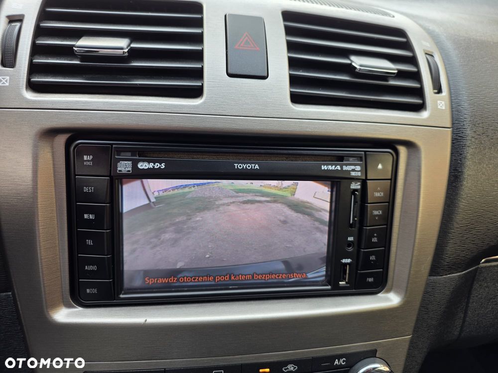 Toyota Avensis 2.0 D-4D Sol Premium - 21
