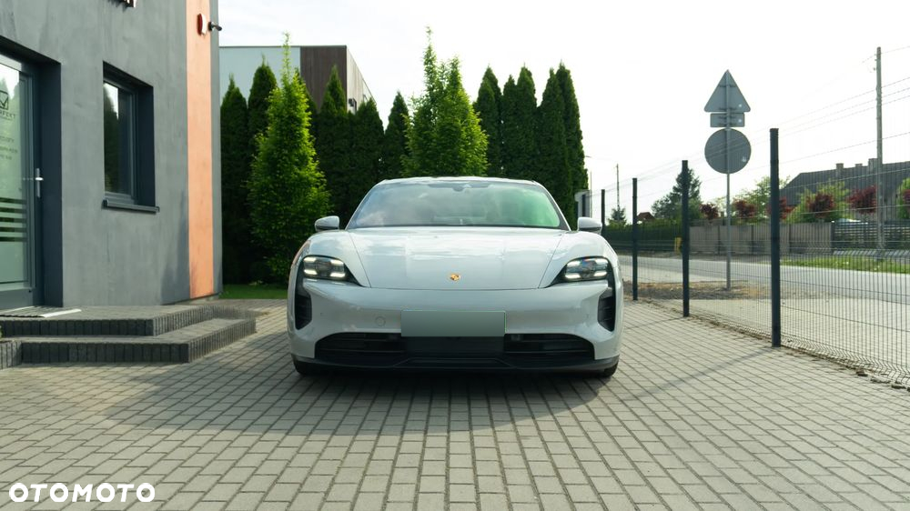Porsche Taycan GTS - 3