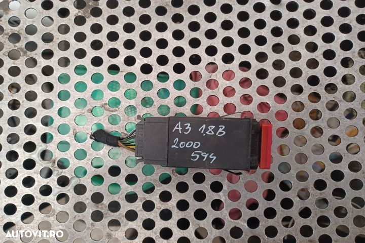 Buton avarie Audi A3 8L (facelift)  [din 2000 pana  2003] seria Hatchback 5-usi 1.8 AT (125 hp) - 3