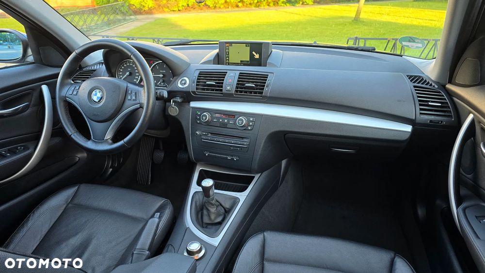 BMW Seria 1 120d DPF Edition Sport - 12