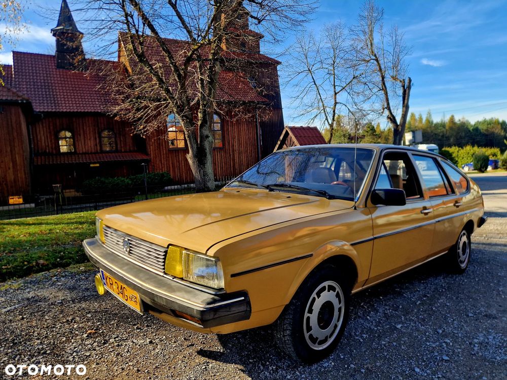 Volkswagen Passat - 1