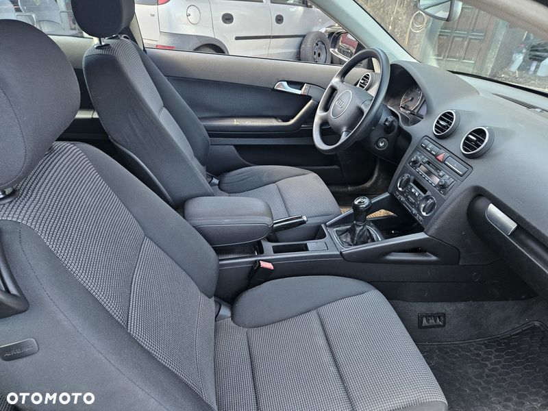 Audi A3 3-drzwiowe 1.6 Attraction - 6