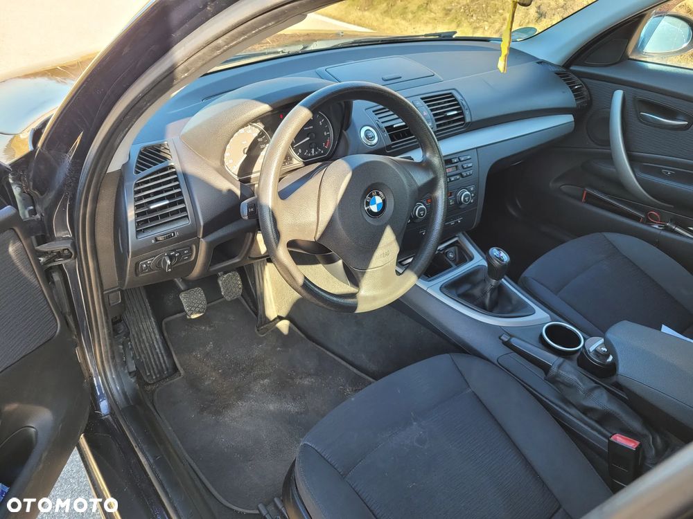 BMW Seria 1 118i Edition Sport - 10