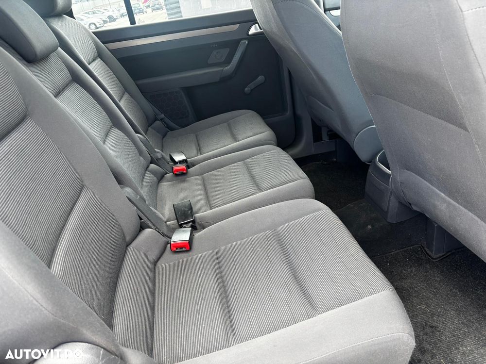 Volkswagen Touran - 7