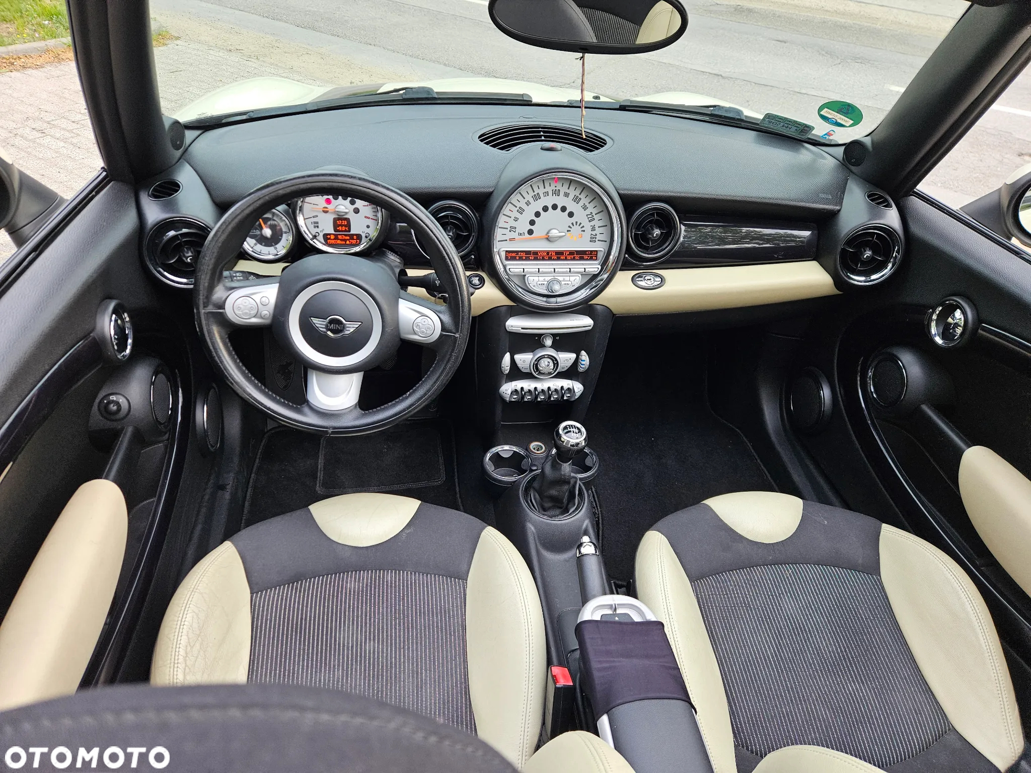 MINI Cooper Cabrio - 24