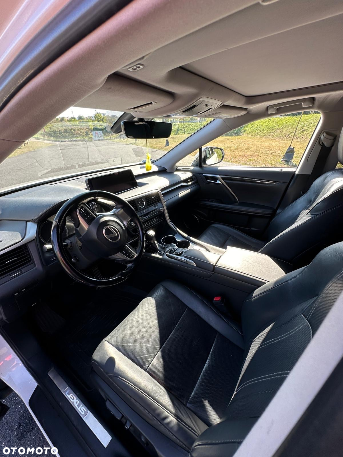 Lexus RX - 9