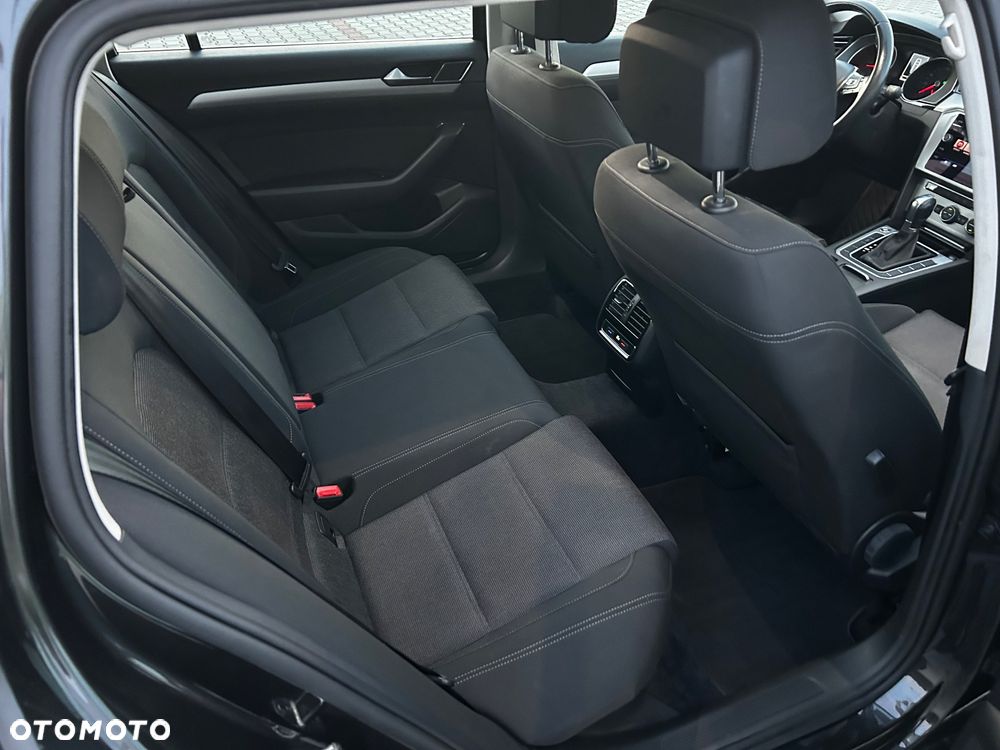 Volkswagen Passat Variant 1.6 TDI SCR DSG Business - 15