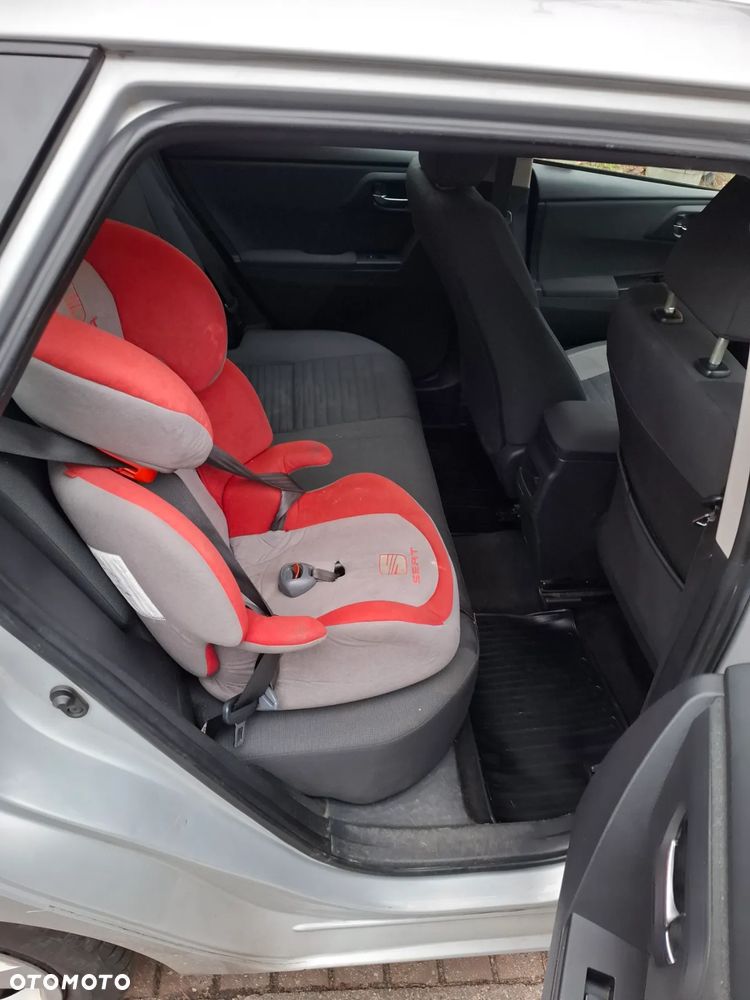 Toyota Auris 1.6 Luna - 9