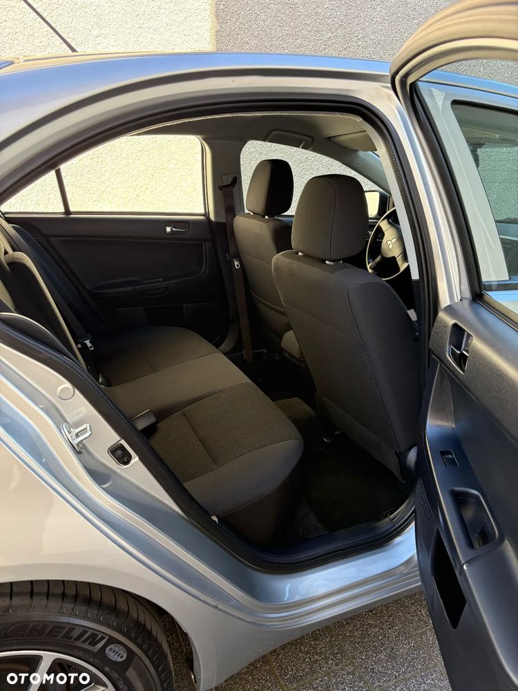 Mitsubishi Lancer - 14
