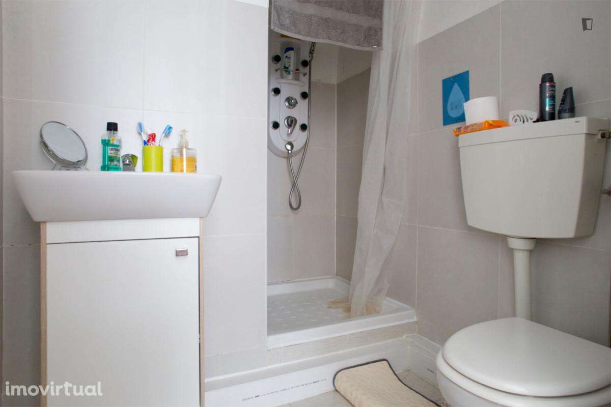 Quarto - localizado em Arroios Lisbon - Grande imagem: 2/18
