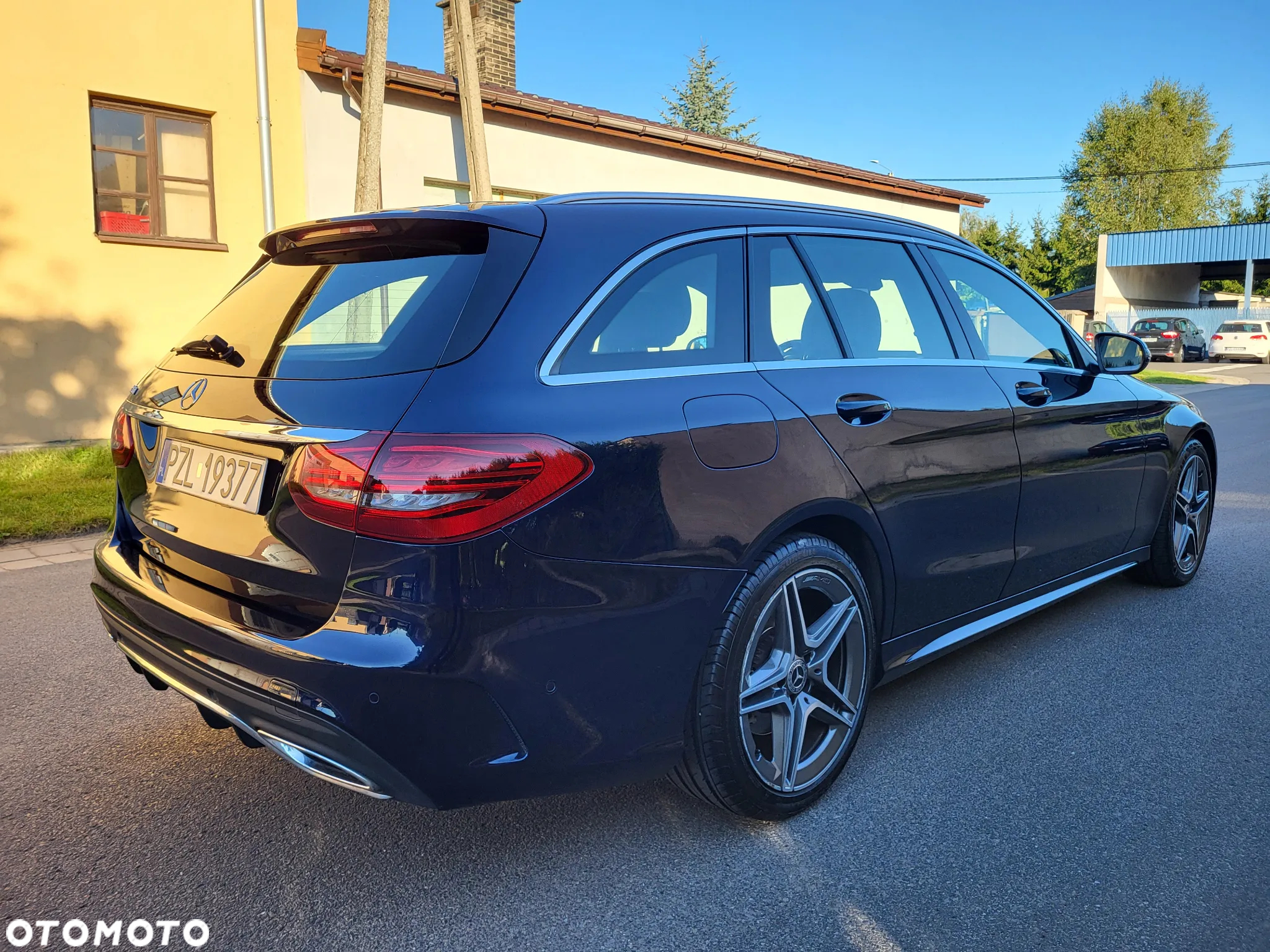 Mercedes-Benz Klasa C 220 d 9G-TRONIC AMG Line - 13