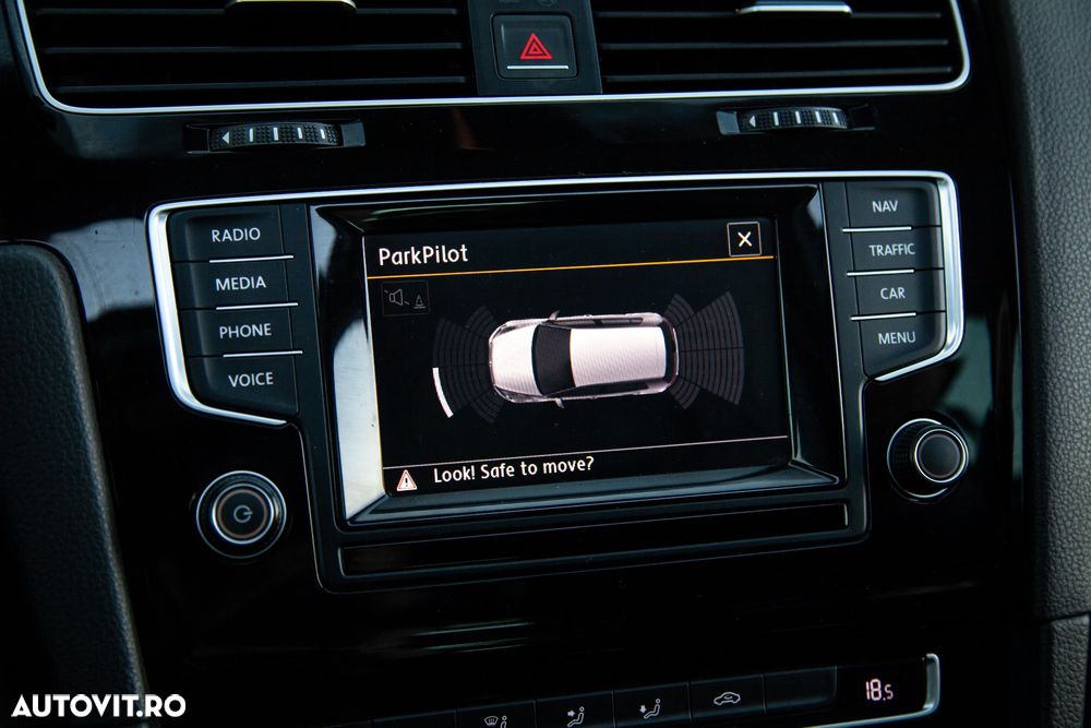 Volkswagen Golf - 33