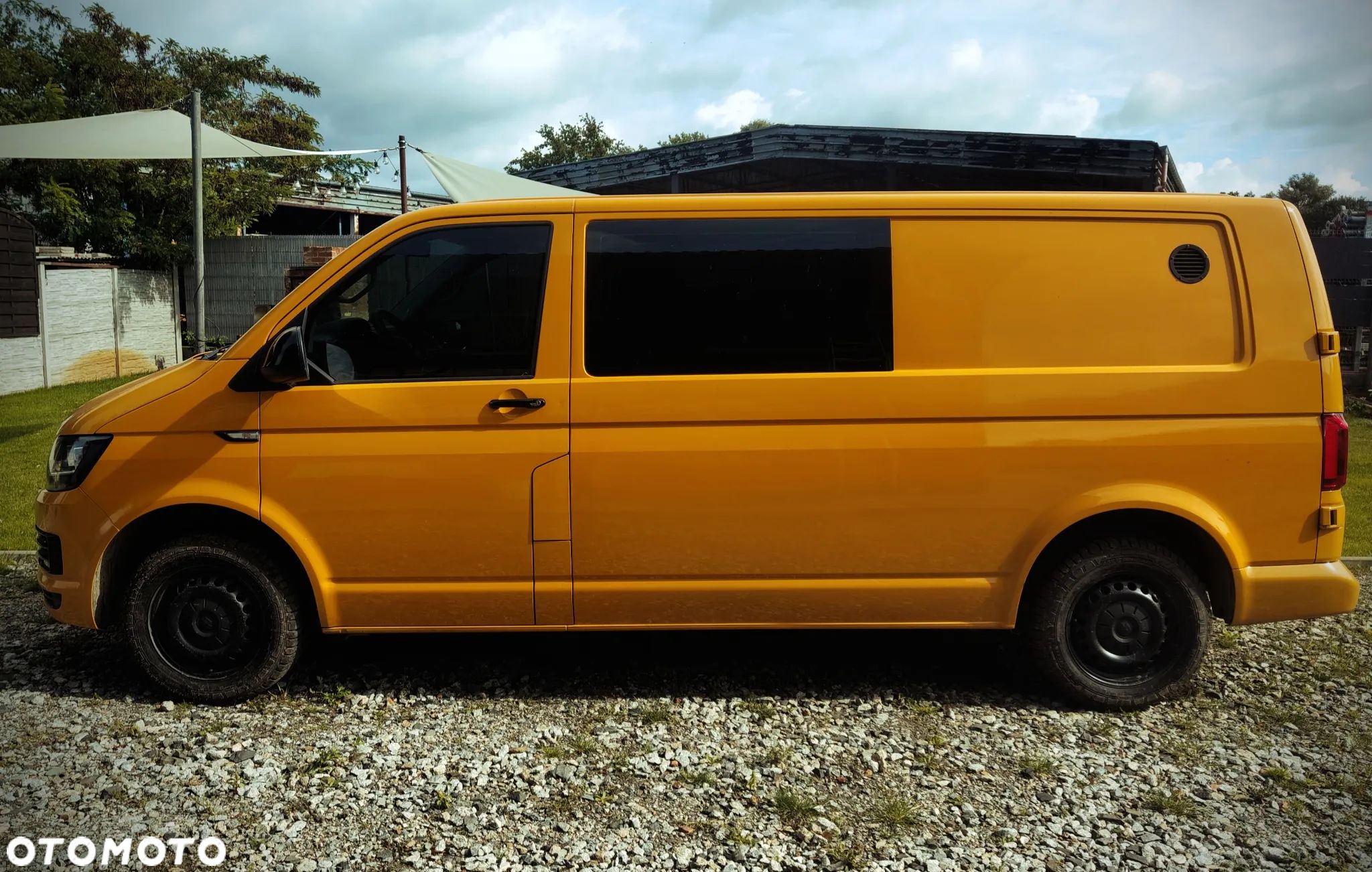 Volkswagen Transporter - 1