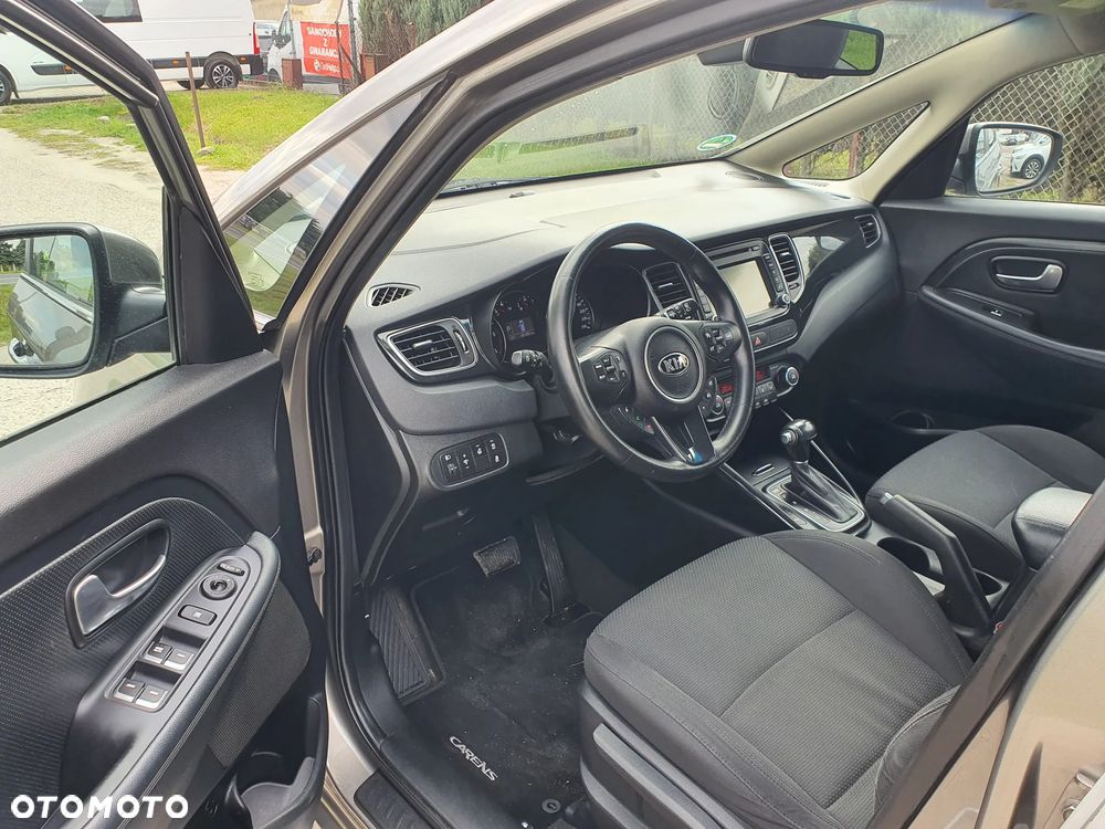 Kia Carens 1.7 CRDi Business Line 7os 7DCT - 9