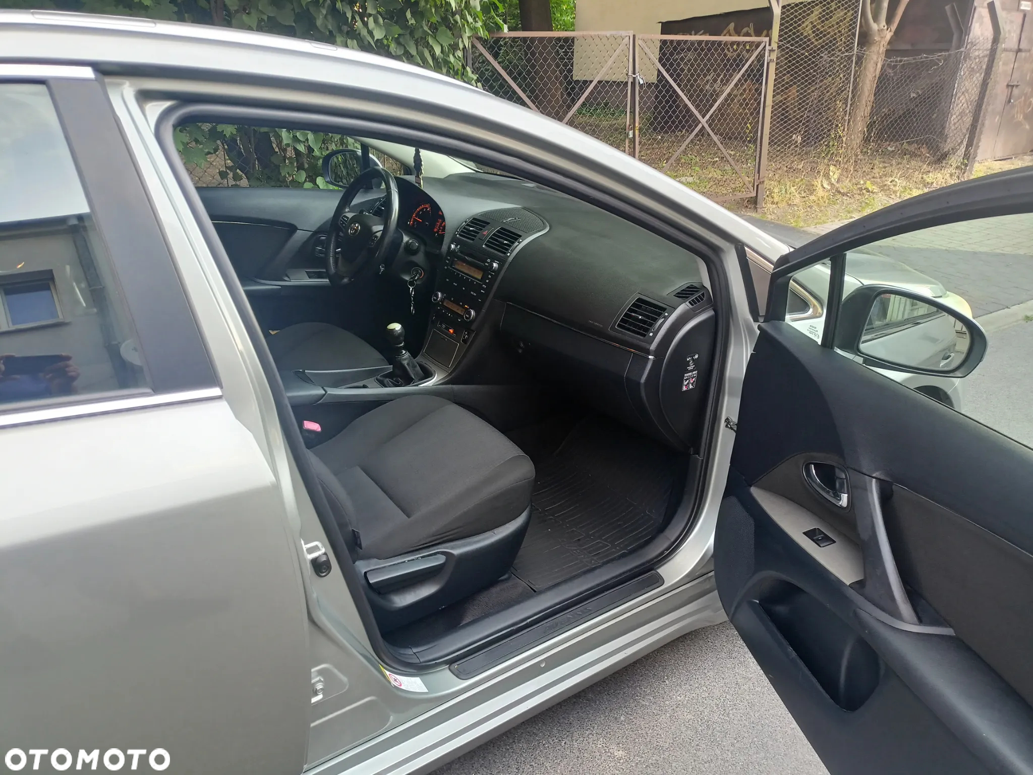 Toyota Avensis 1.8 Premium - 7