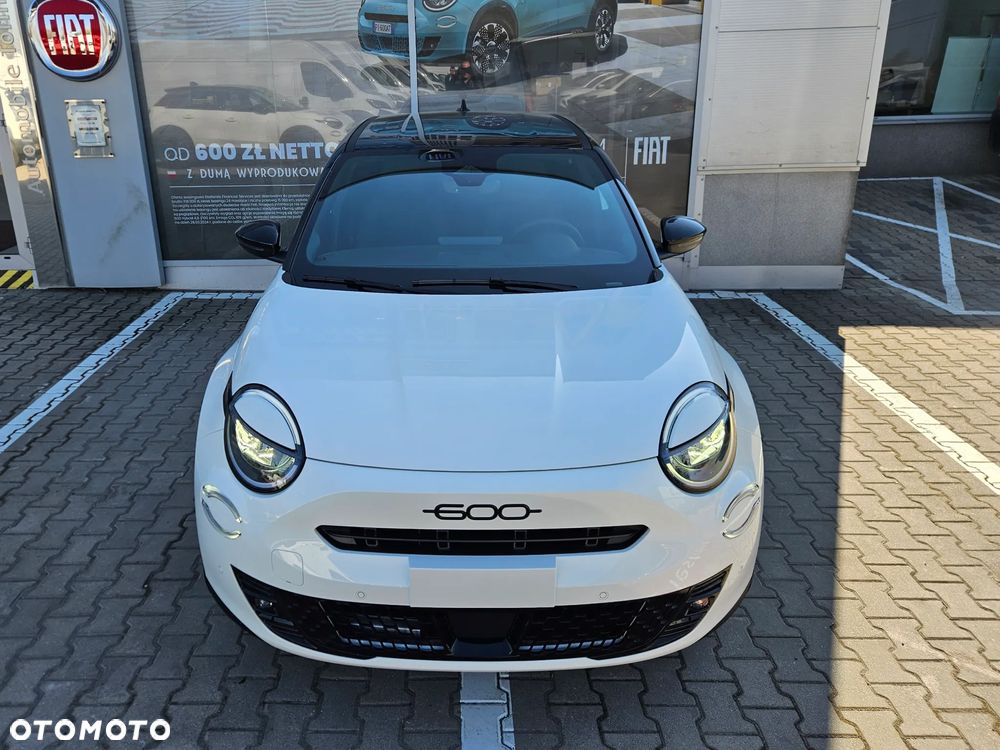 Fiat 600 1.2 Turbo Sport eDCT - 3