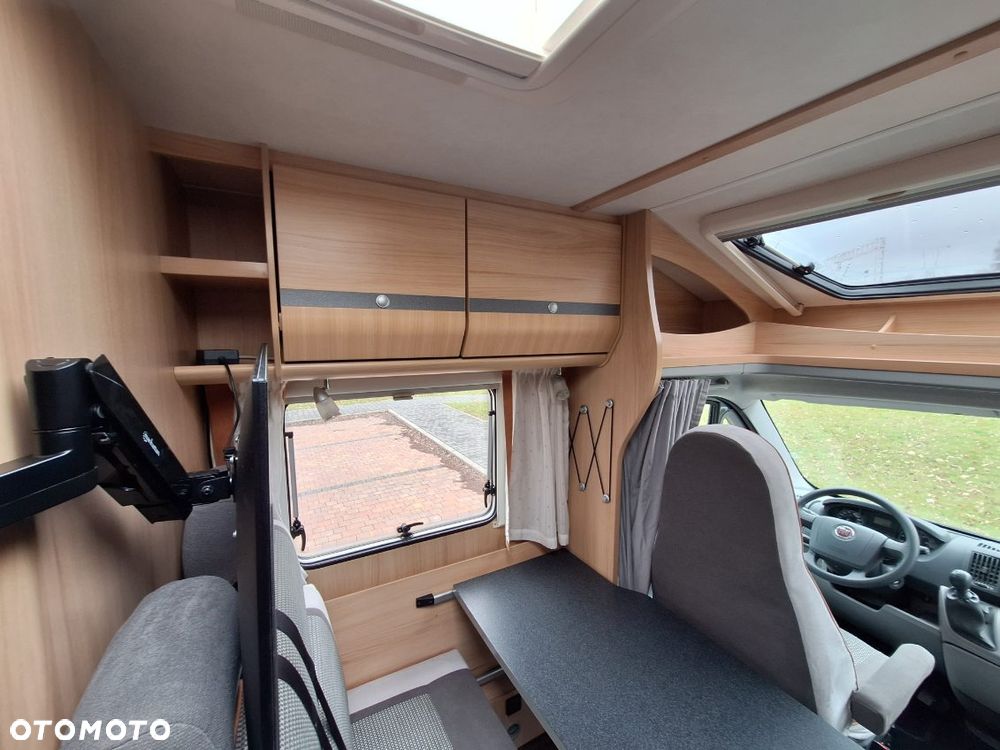 Carado T344 półintegra klimatyzacja hak - 11