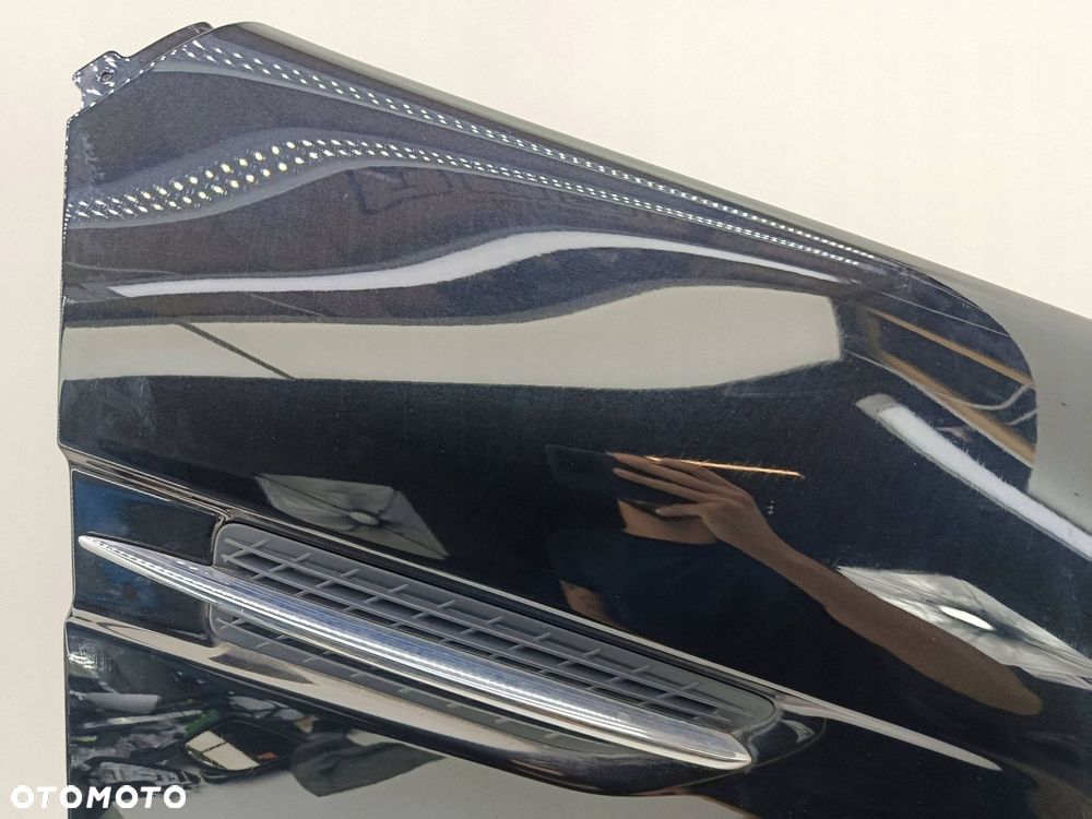 MERCEDES R172 PRAWY PRZEDNI BŁOTNIK 197 - 7