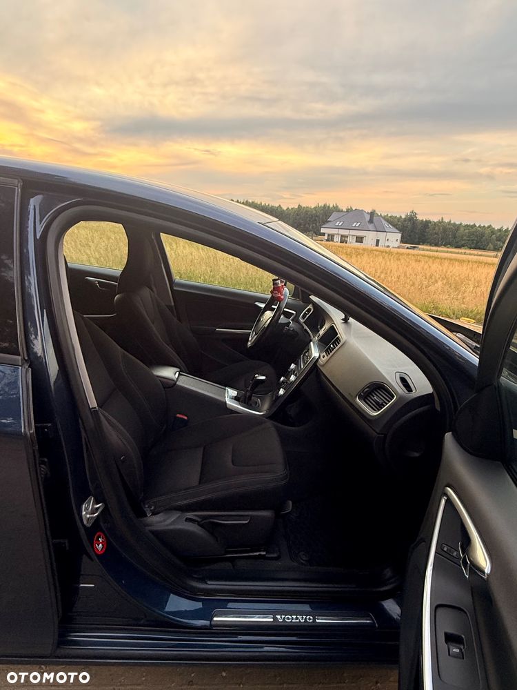 Volvo V60 D4 Drive-E Kinetic - 19