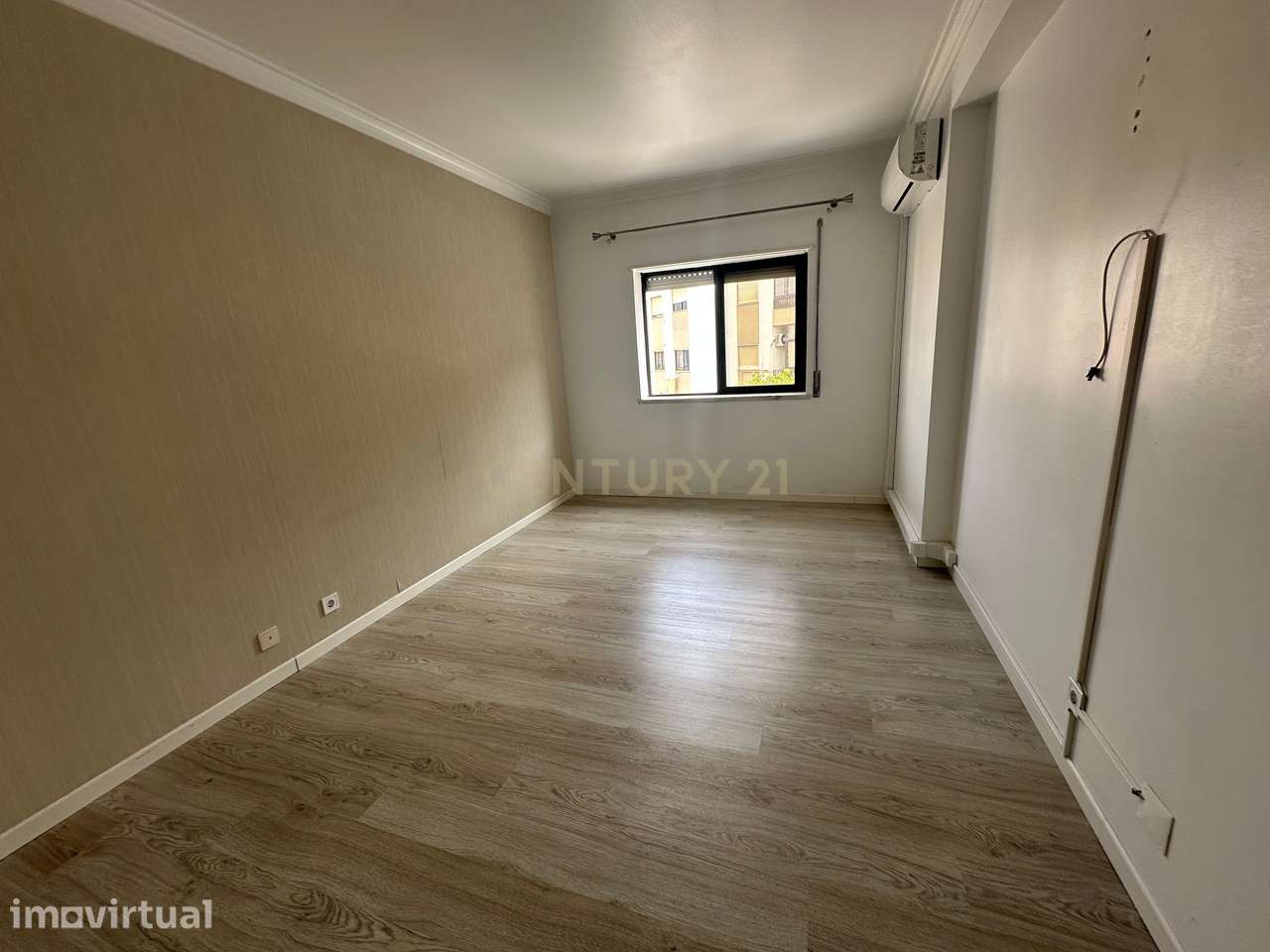 Apartamento T2 na Amora localização privilegiada com lugar de garagem - Grande imagem: 4/12