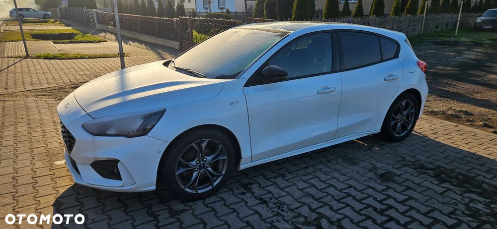 Ford Focus 1.5 EcoBlue Start-Stopp-System ST-LINE DESIGN - 11
