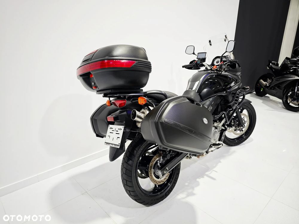 Suzuki V-STROM - 10