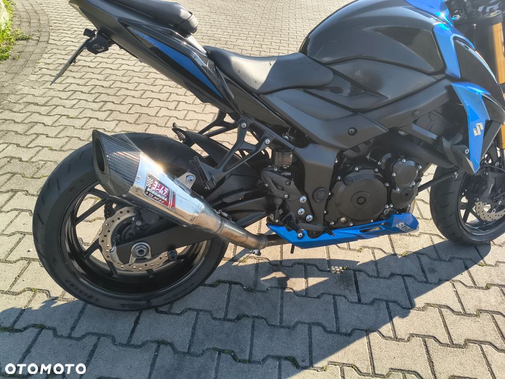 Suzuki GSX - 4