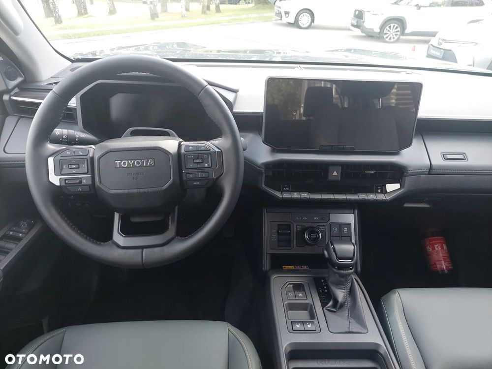 Toyota Hilux 2.8 D-4D mHEV Double Cab Invincible 4x4 - 18