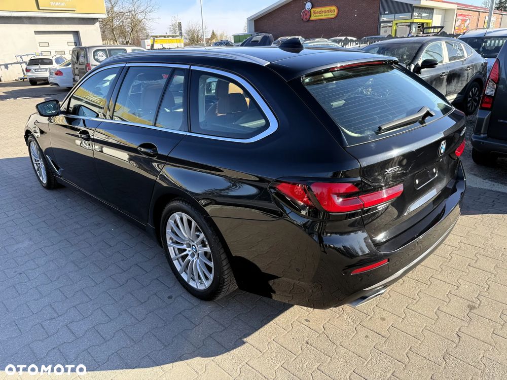 BMW Seria 5 530d xDrive Luxury Line