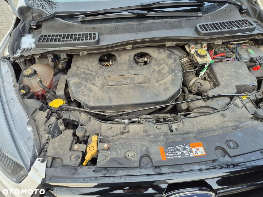 Ford Escape 2.0 EcoBoost AWD Titanium - 23