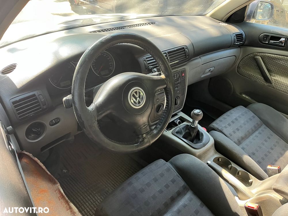 Dezmembrez VW Volkswagen Passat B5.5 sedan 1,9 TDI cod AVF albastru 2002 - 6