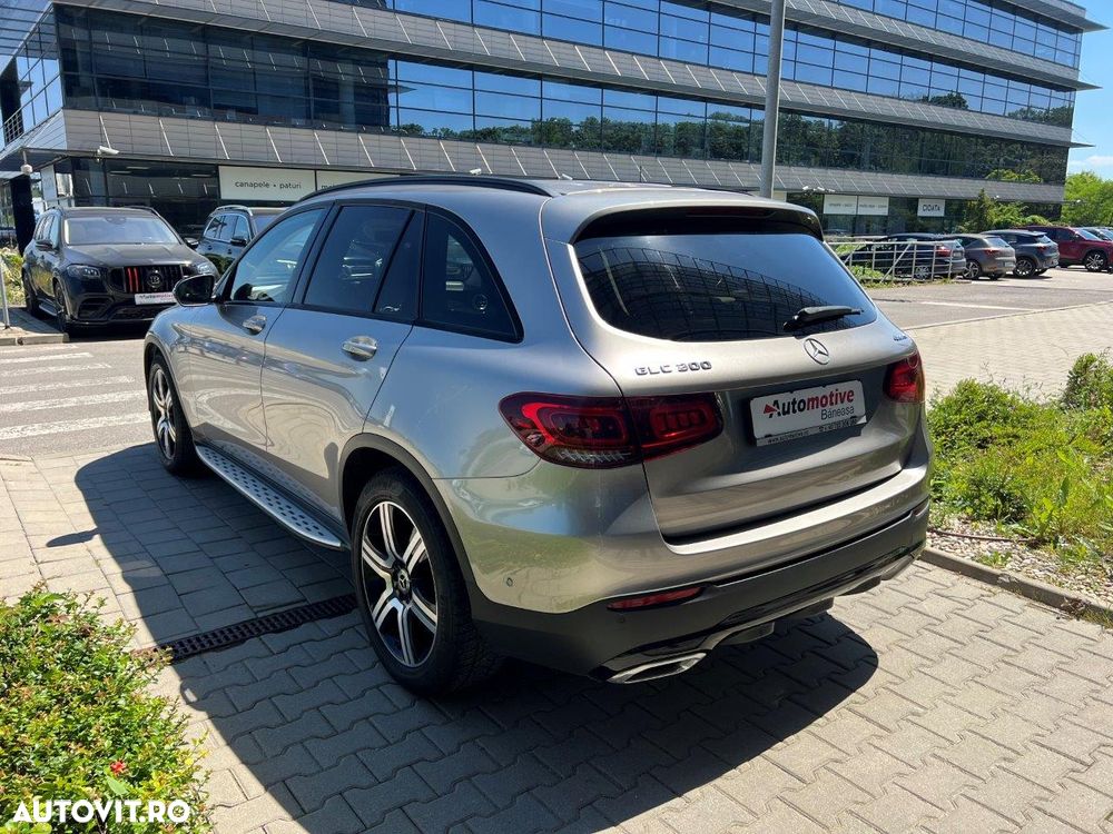 Mercedes-Benz GLC 300 4MATIC 9G-TRONIC - 4