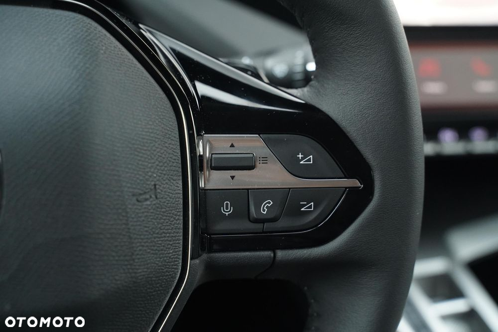Peugeot 408 1.2 PureTech mHEV Allure S&S e-DSC6 - 18